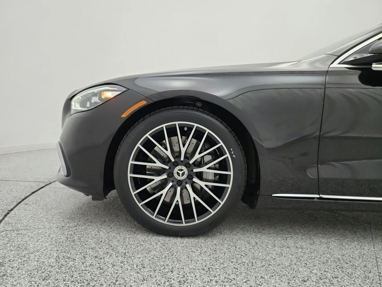 Certified Used 2022 Black Mercedes-Benz S 580 4MATIC® Sedan image 18