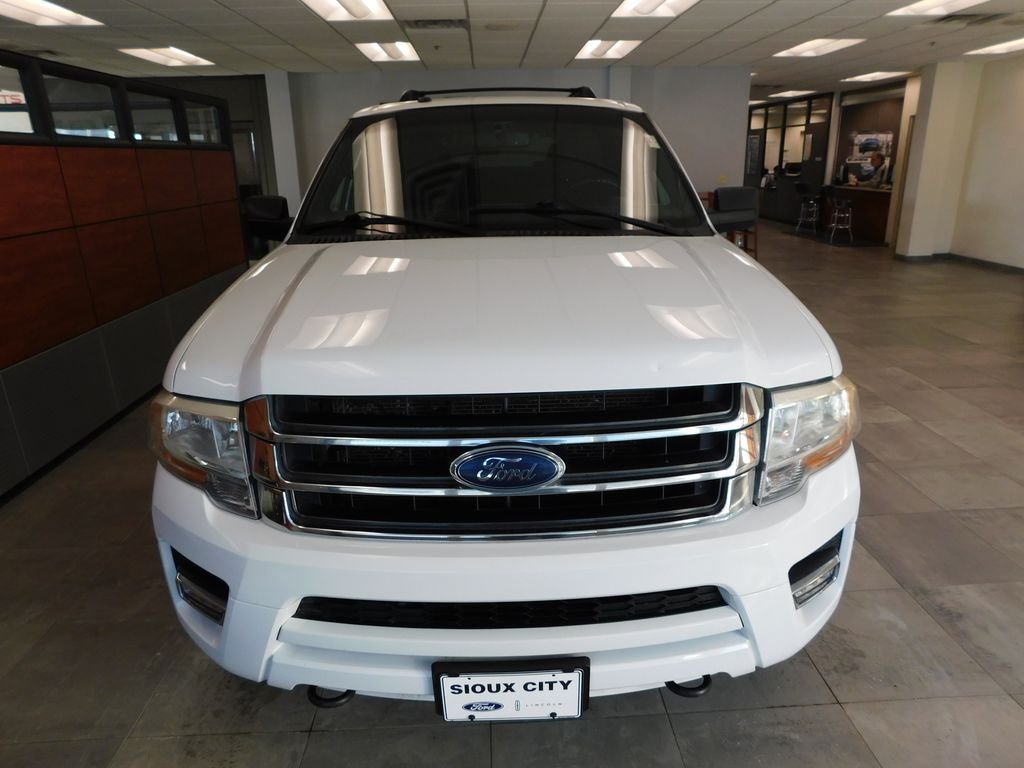 Used 2017 Ford Expedition XLT with VIN 1FMJU1JT4HEA68321 for sale in Sioux City, IA