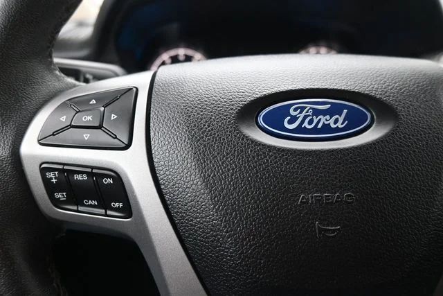 Used 2022 Oxford White Ford XLT image 26