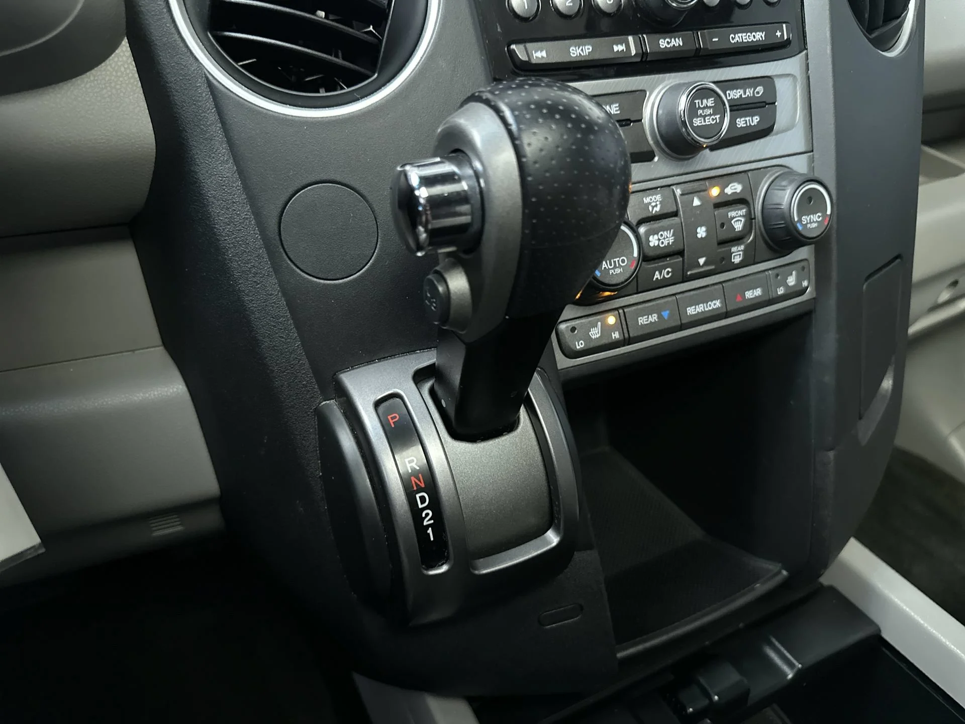 Used 2015 Modern Steel Metallic Honda EX-L image 21