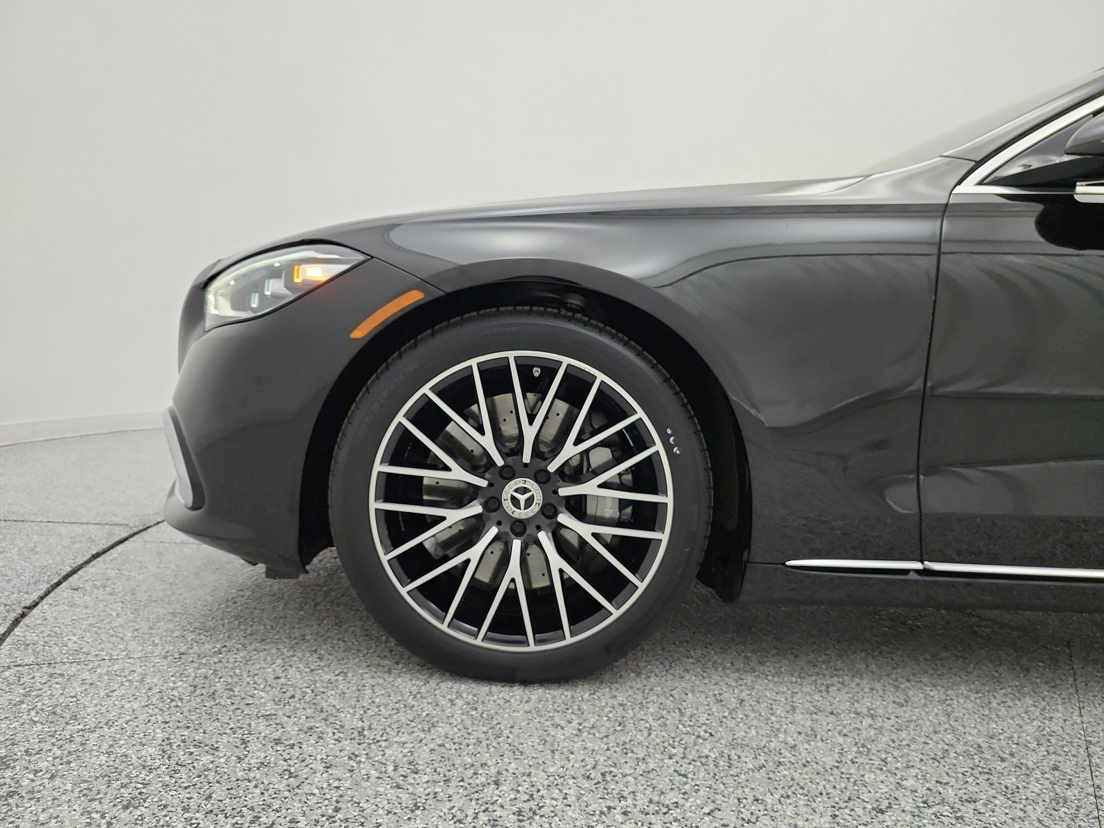 Certified Used 2022 Black Mercedes-Benz S 580 4MATIC® Sedan image 18