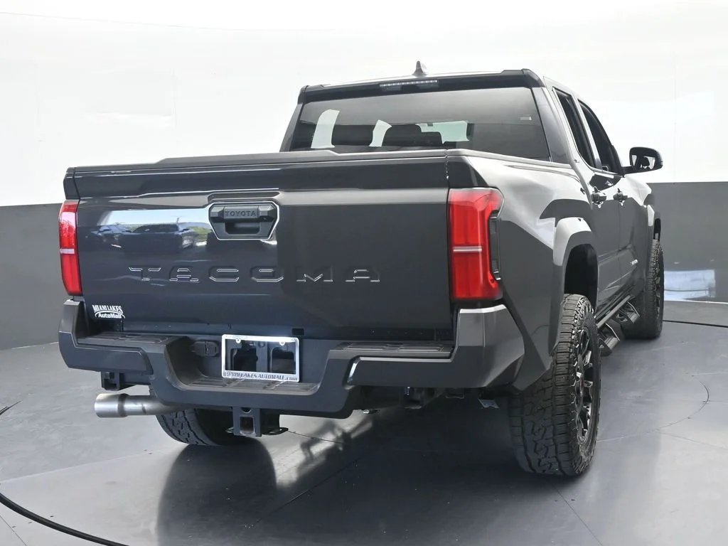 Used 2025 Underground Toyota SR5 image 5