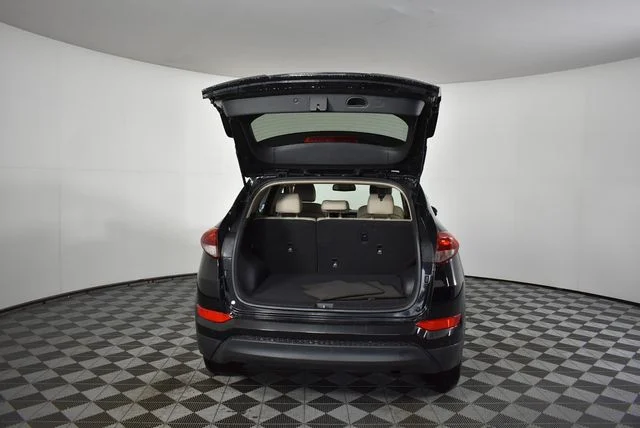 Used 2017 Black Hyundai SE Plus image 25