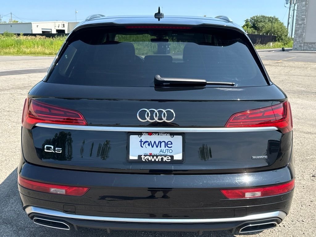 Used 2022 Black Audi 45 S line Premium image 4