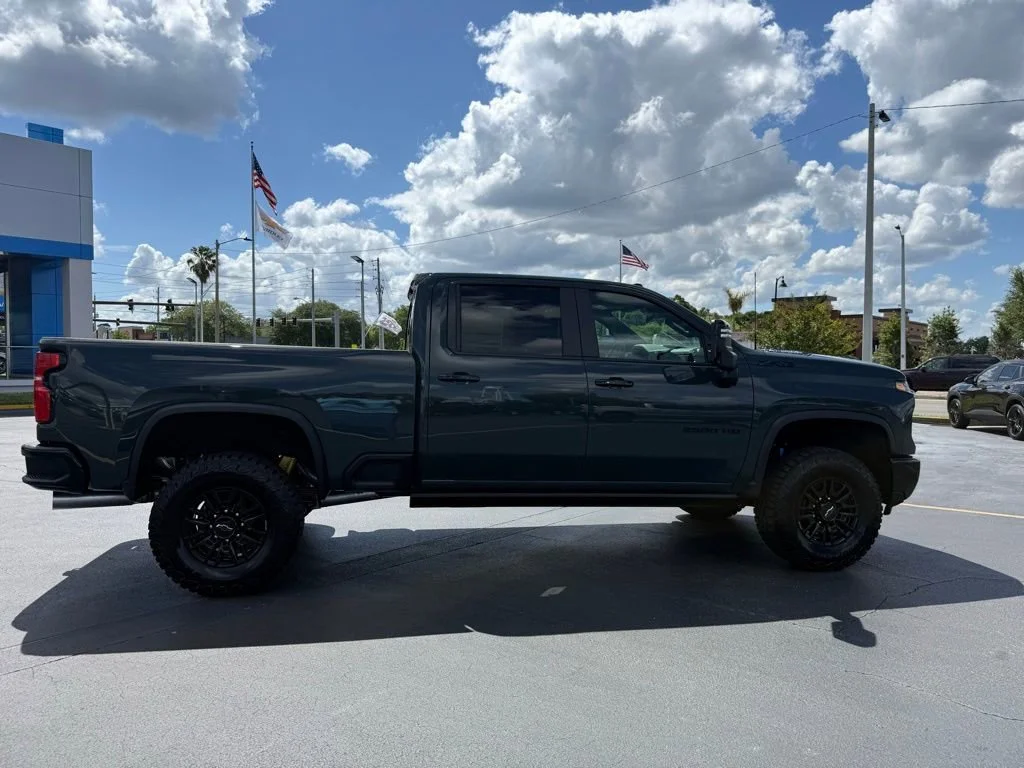 2026 Chevrolet Silverado 2500 HD ZR2 - Photo 9