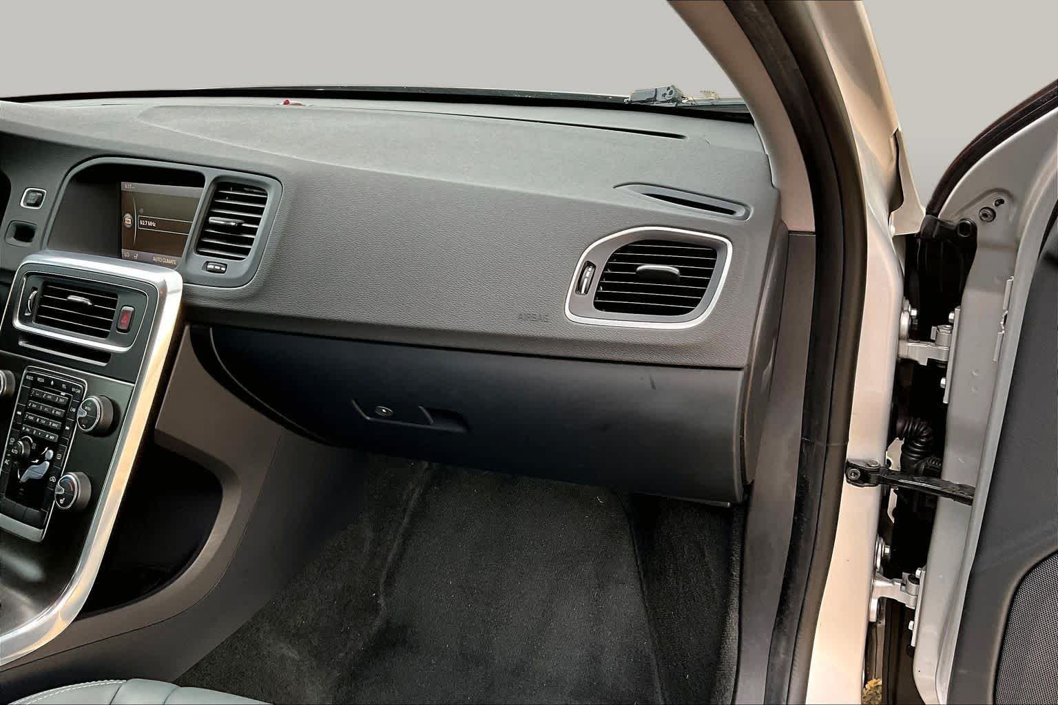 Used 2014 Bright Silver Metallic Volvo T6 image 18
