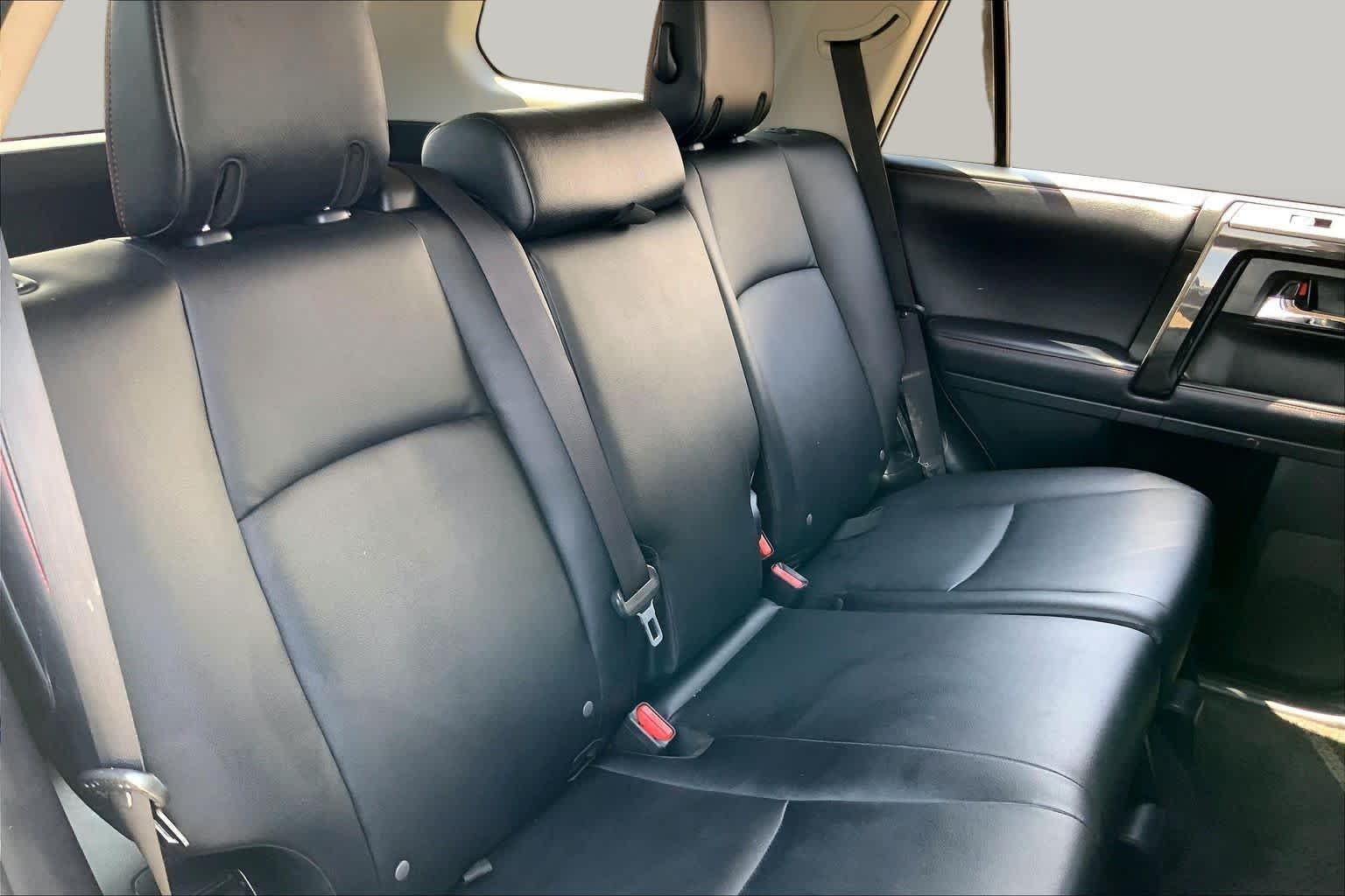 Used 2018 Classic Silver Metallic Toyota TRD Off Road Premium image 20