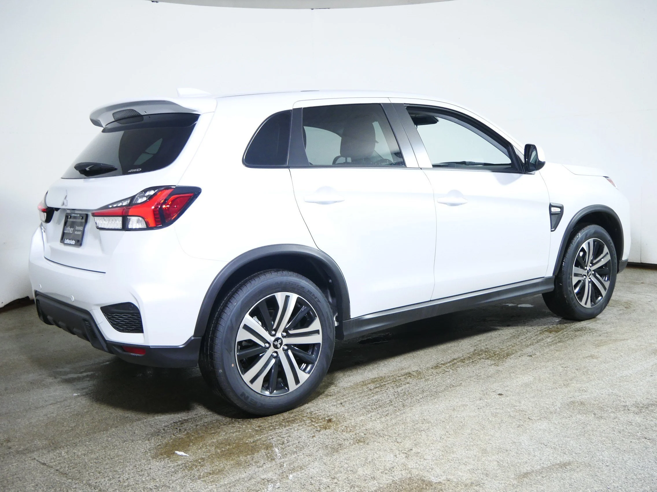 New 2026 White Diamond Mitsubishi 2.0 ES image 2