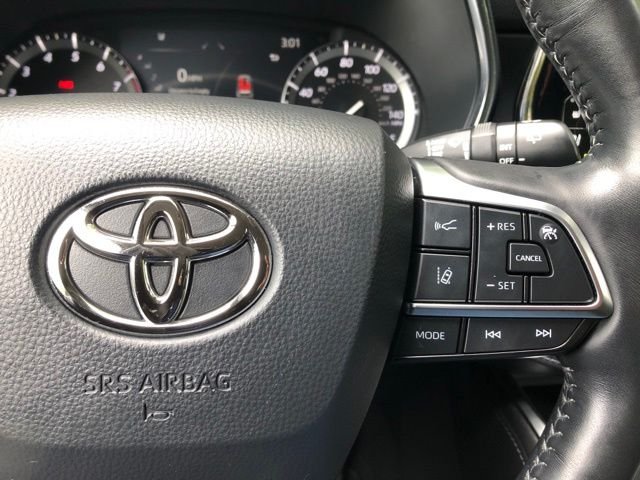 Used 2021 Blizzard Pearl Toyota Limited image 28