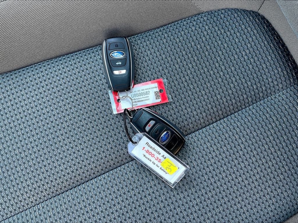 Used 2025 Gray Metallic Subaru Premium image 31