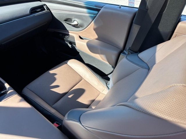 Used 2023 White Lexus ES 250 image 15