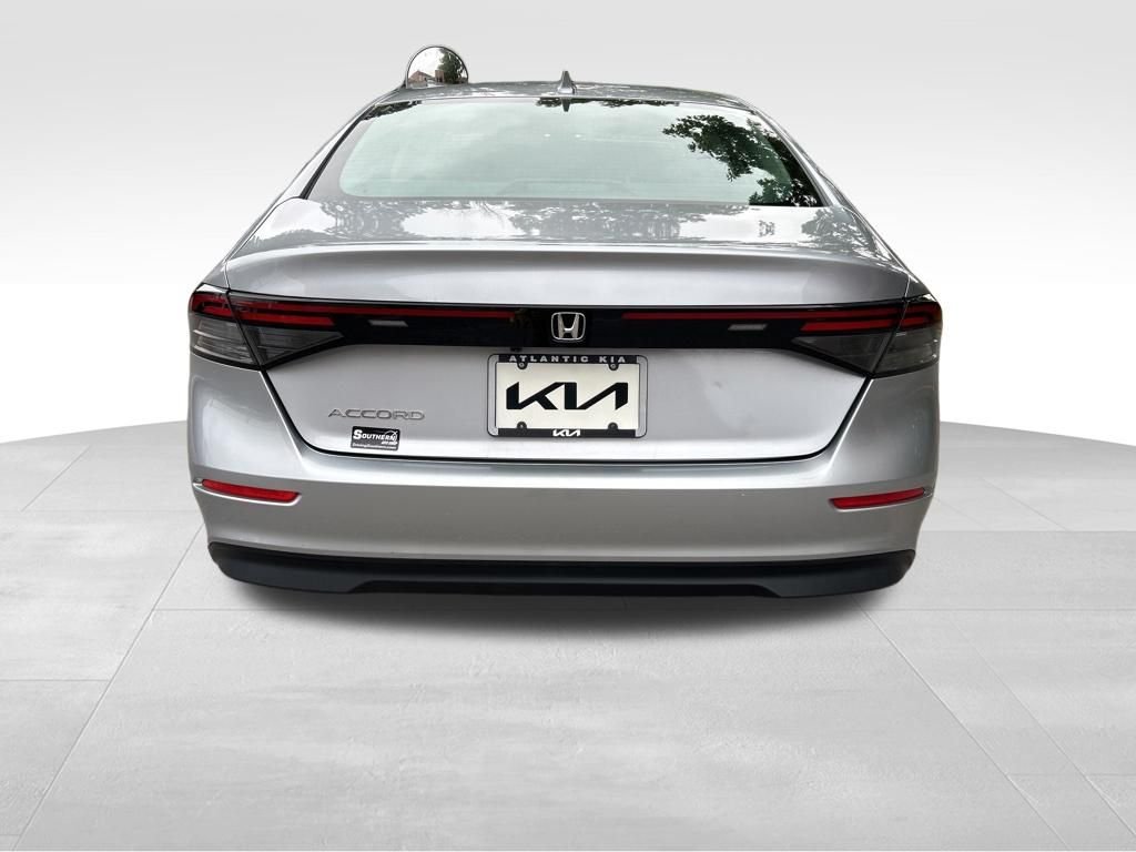 Used 2023 Gray Honda EX image 4