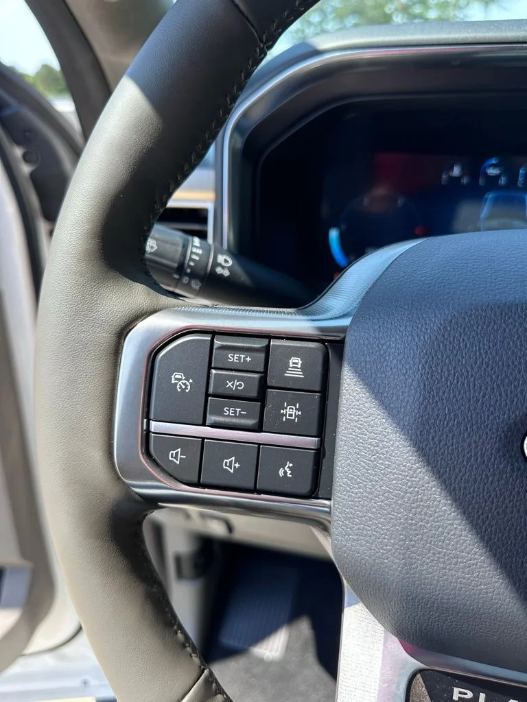New 2026 Star White Metallic Tri-Coat Ford F-350® Platinum® image 17