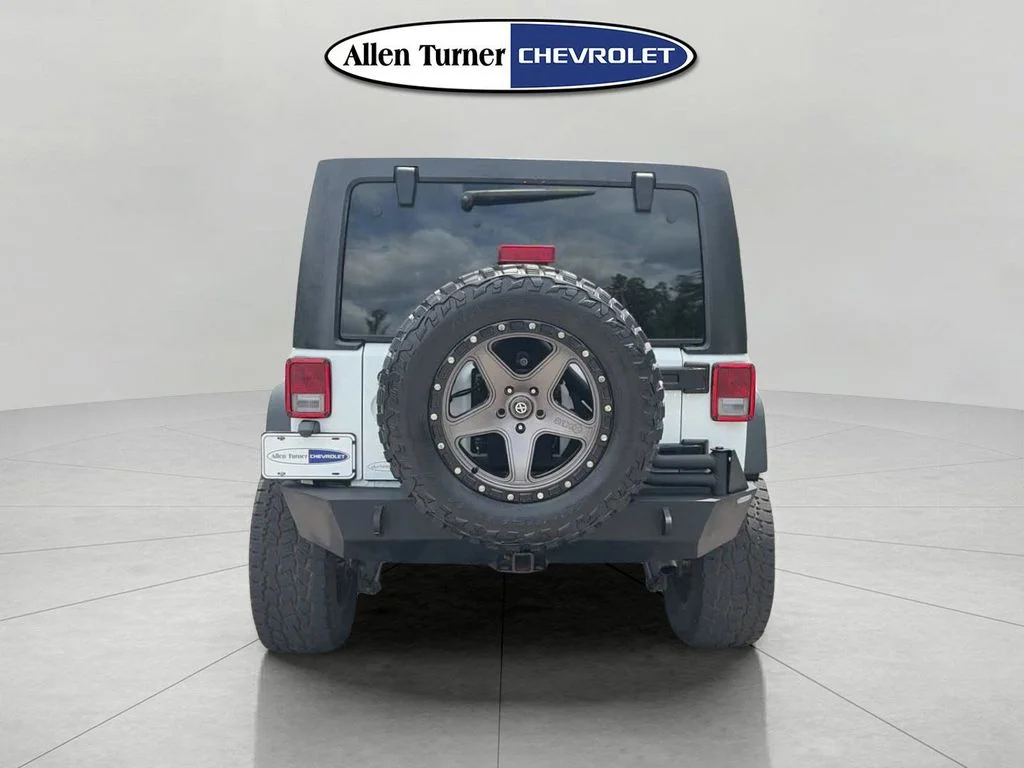 Used 2016 White Jeep Unlimited Rubicon image 5