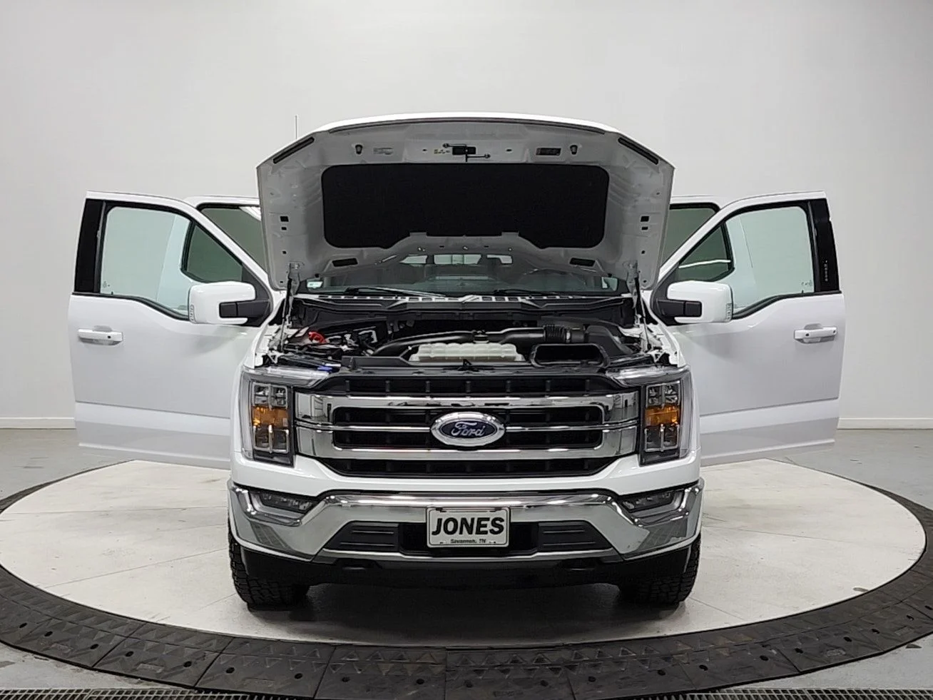 Used 2021 White Ford Lariat image 10
