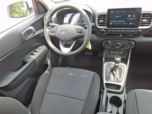 New 2026 White Hyundai SE image 9