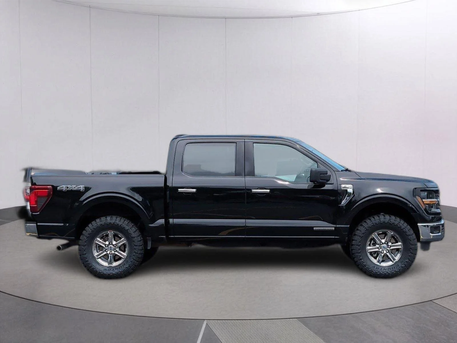 Used 2024 Agate Black Ford XLT image 11