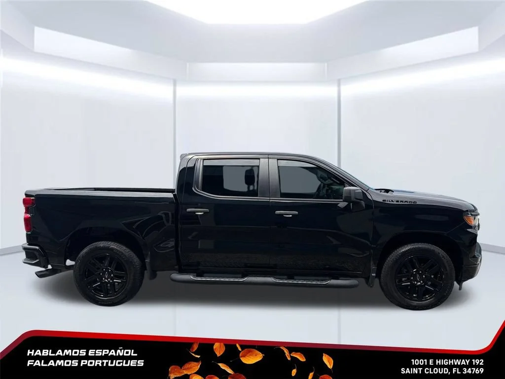 Used 2023 BLACK Chevrolet Custom image 6