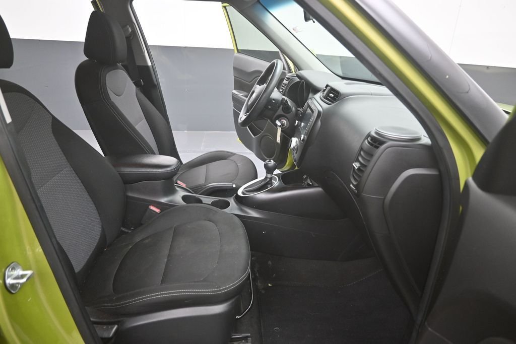 Used 2018 Green Kia Plus image 14