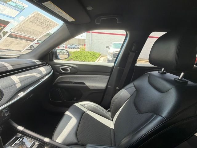 Used 2024 Blue Jeep Latitude image 42