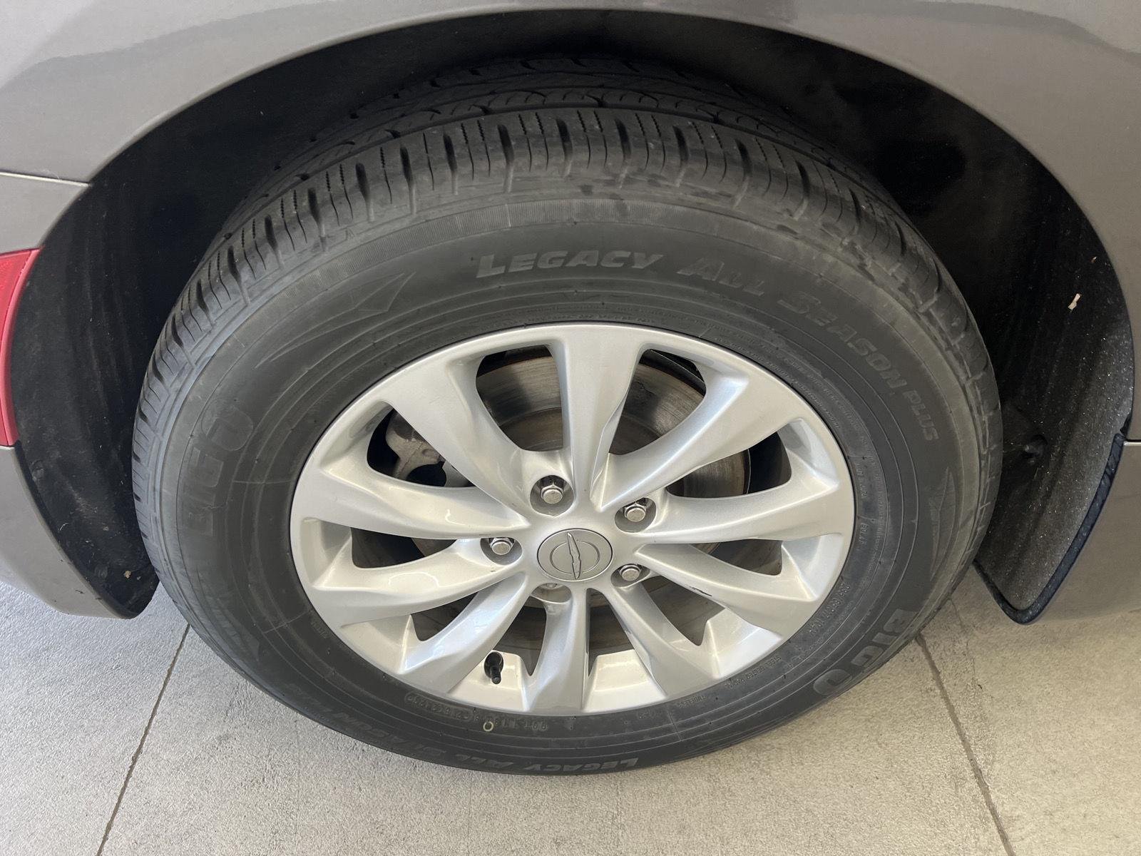 2019 Chrysler Pacifica Touring L - Photo 9