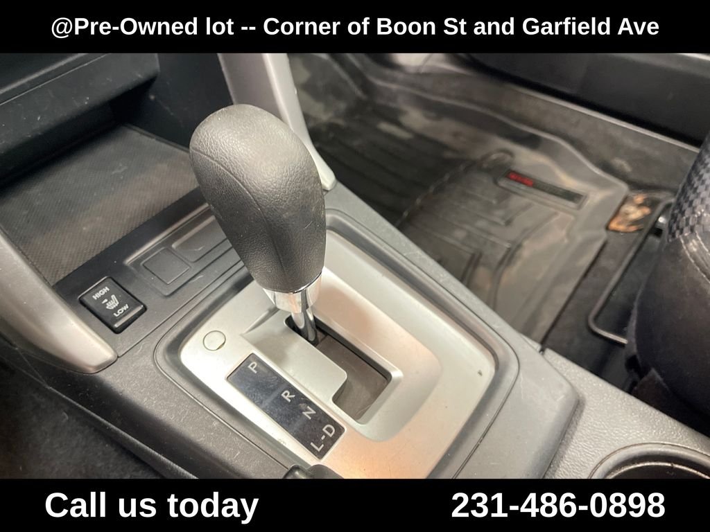 Used 2016 Silver Subaru 2.5i Premium image 22