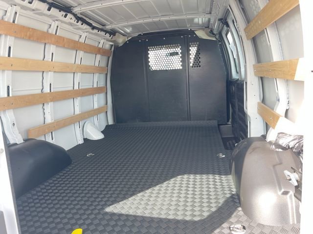 2024 CHEVROLET EXPRESS - Image 22