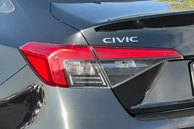 Used 2024 [black] Crys Honda Sport image 32