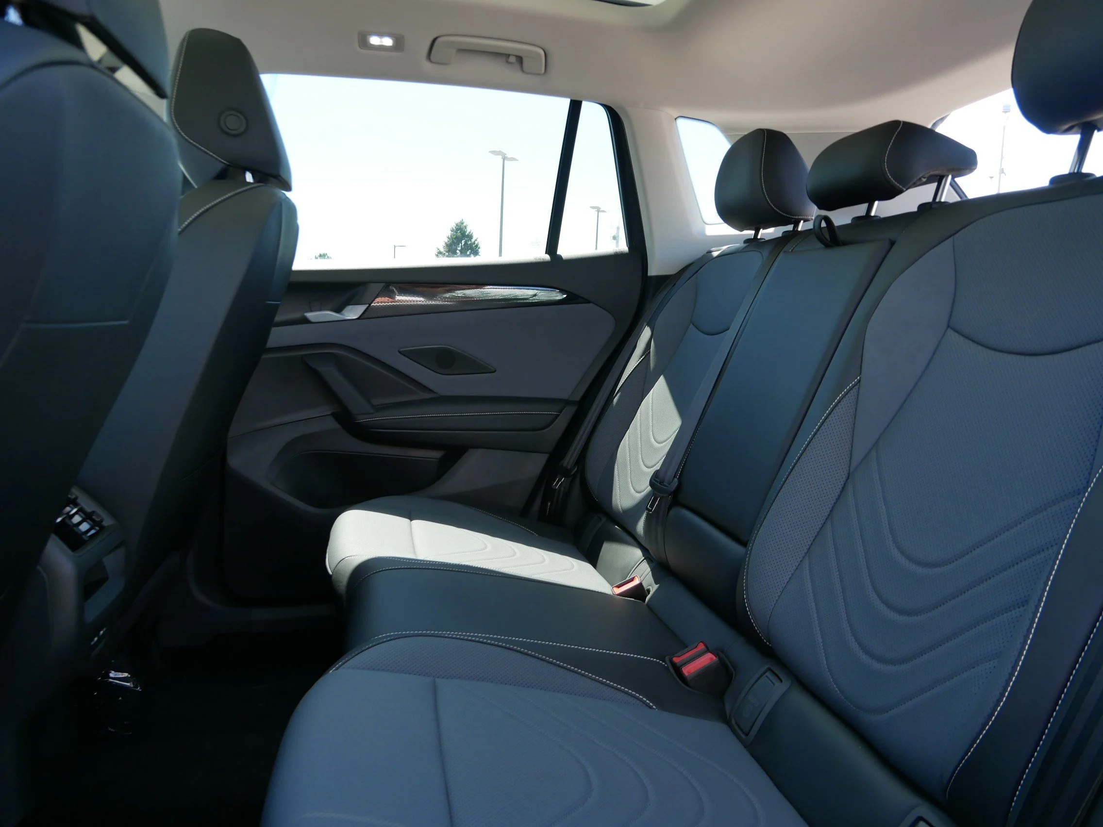 New 2026 Platinum Gray Metallic Volkswagen SE image 5