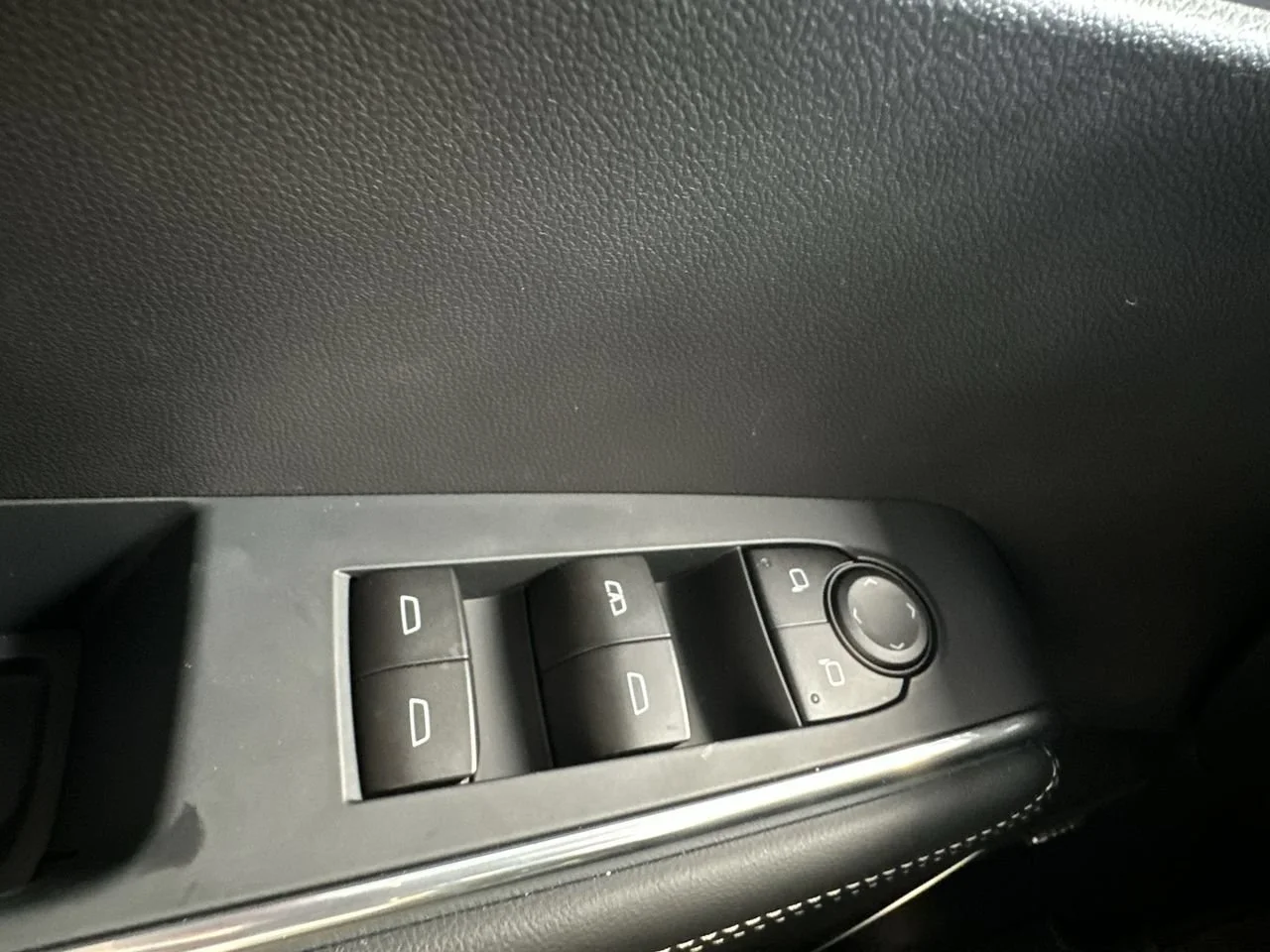 2026 GMC Acadia Elevation - Photo 17