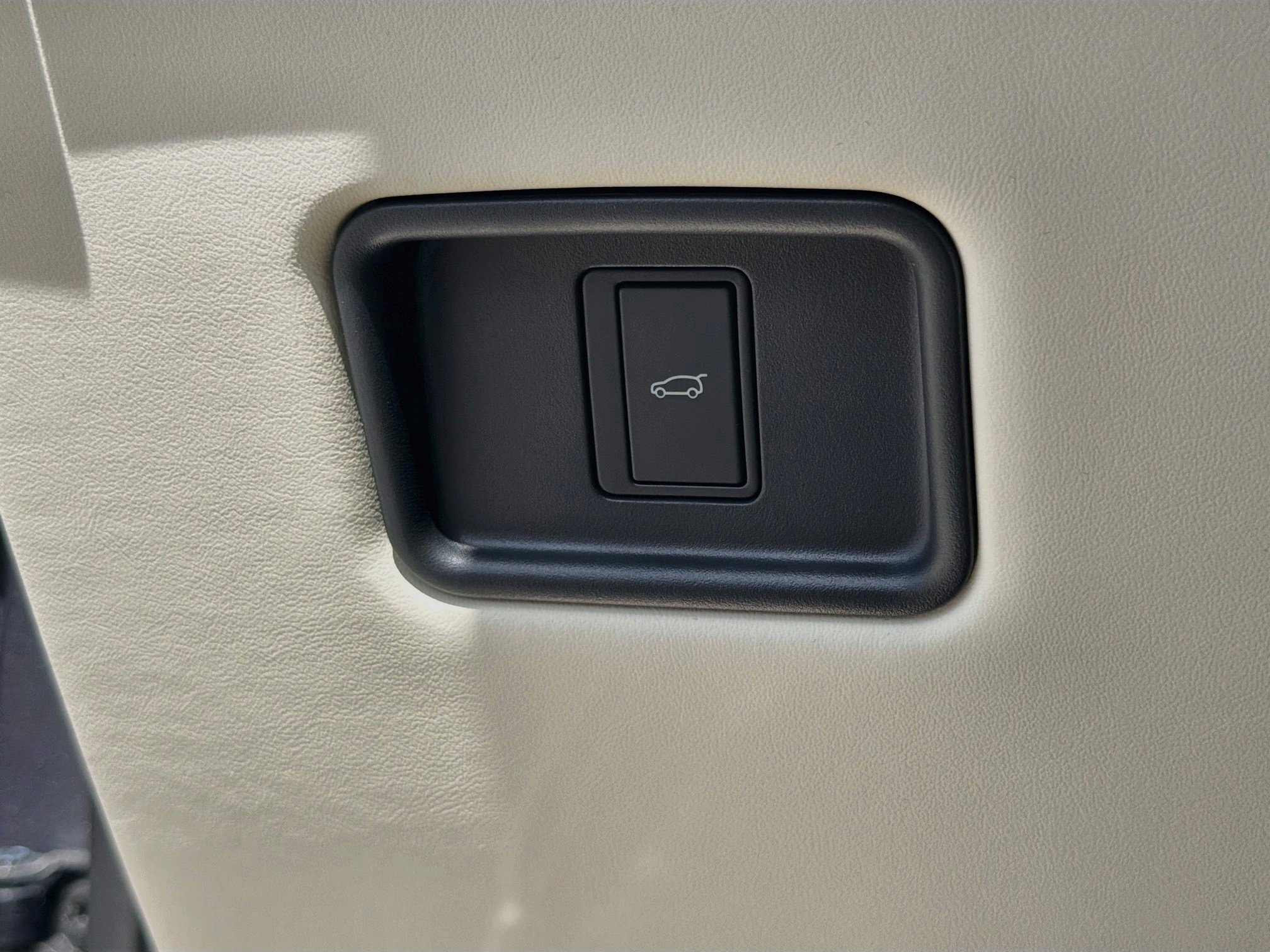 New 2026 Eiger Grey LAND ROVER SE 7 Seats image 37