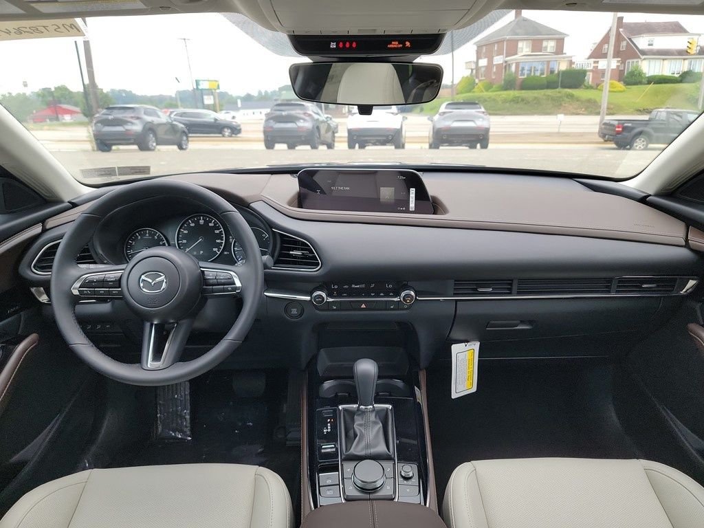 2025 Mazda CX-30 Premium - Photo 17