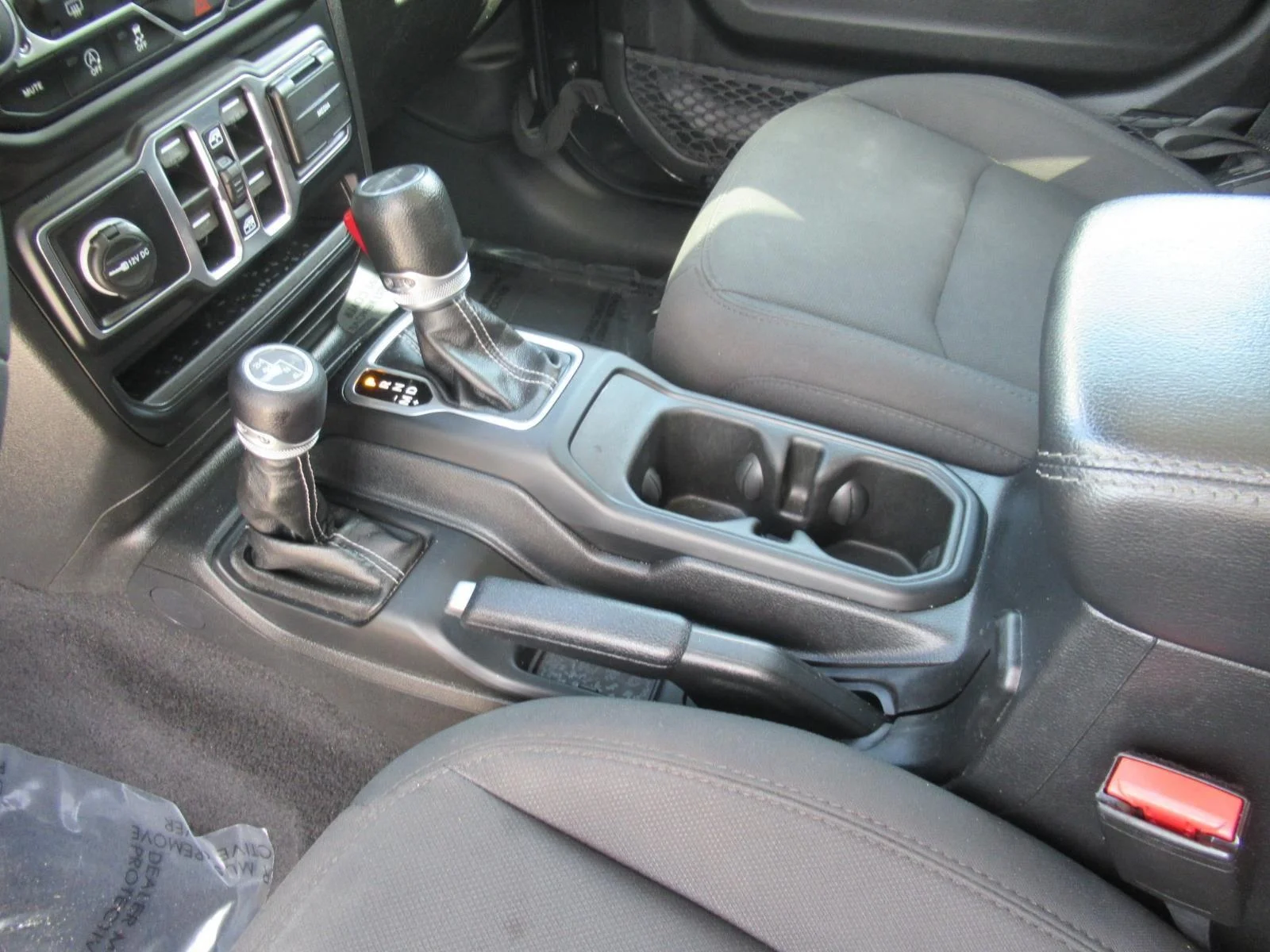 2023 Jeep Gladiator Overland - Photo 19