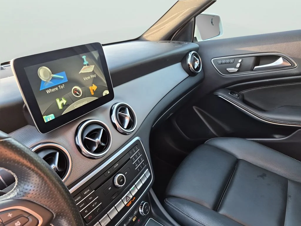 Used 2018 Black Mercedes-Benz GLA 250 image 22