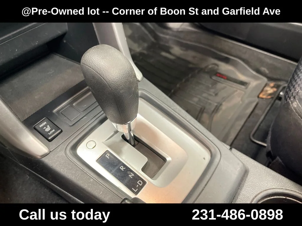 Used 2016 Silver Subaru 2.5i Premium image 22
