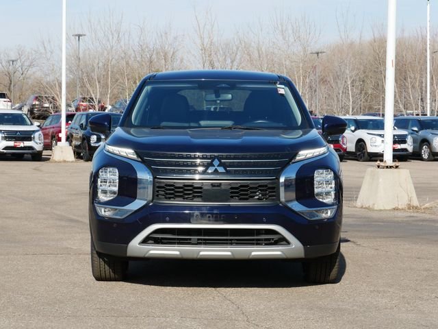 Used 2022 Mitsubishi Outlander SE with VIN JA4J4UA84NZ031852 for sale in White Bear Lake, Minnesota