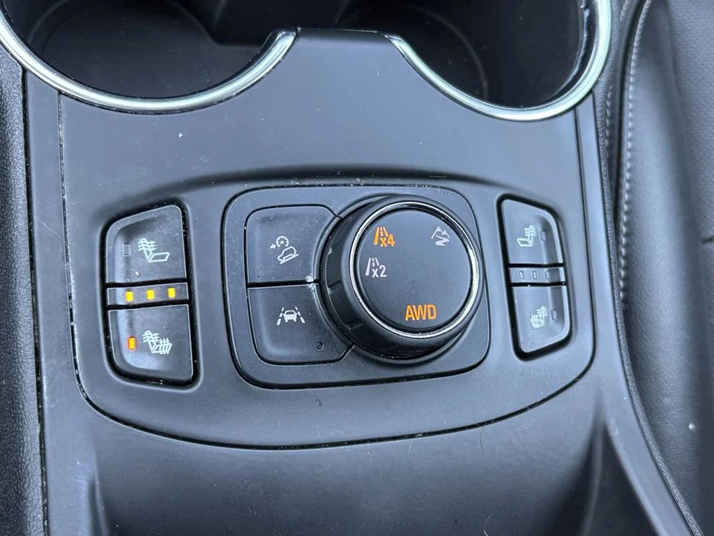Used 2023 Marine Metallic GMC SLT image 25