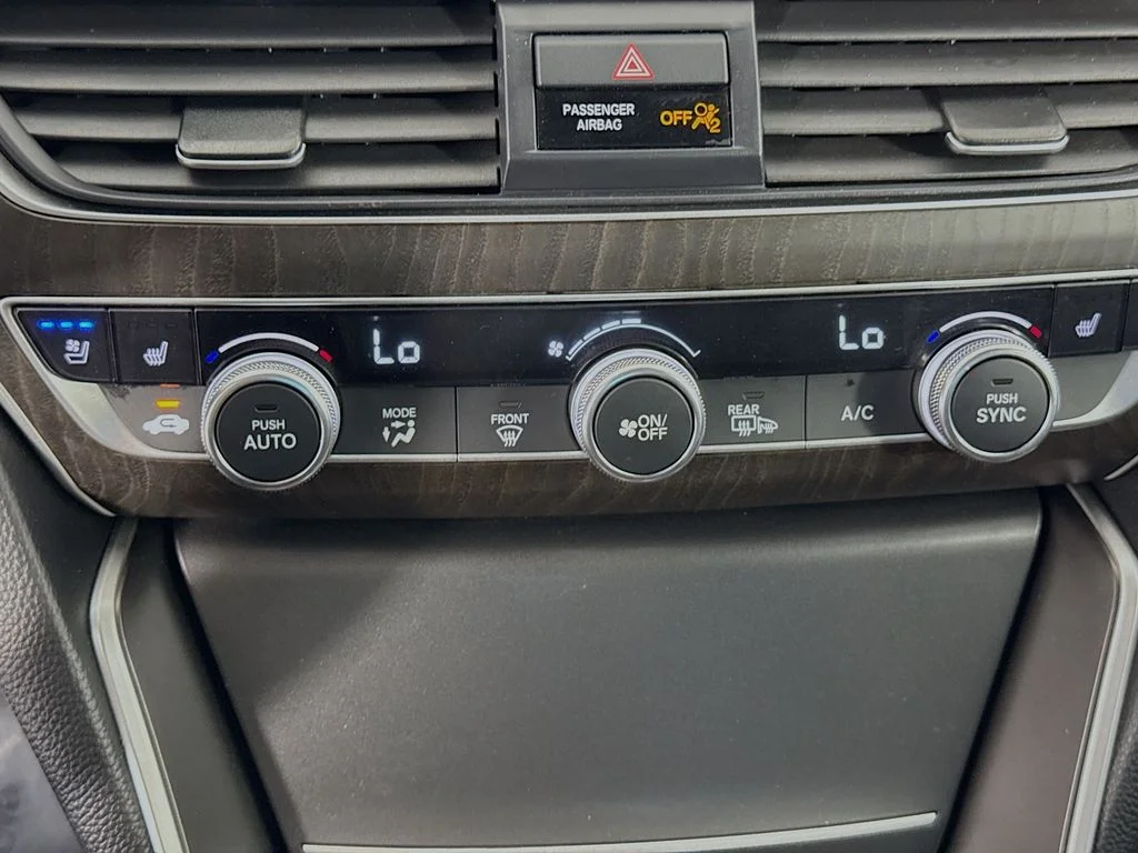 Used 2022  Honda Touring image 16