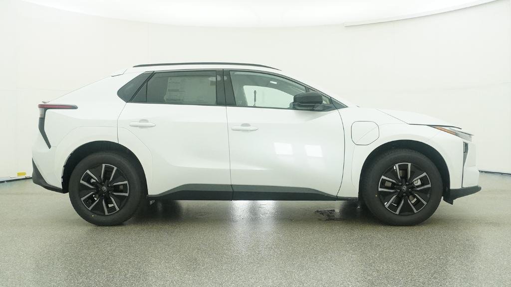 New 2026 Wind Chill Pearl Toyota XLE image 22