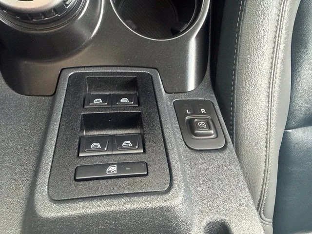 Used 2023 Blue Ford Outer Banks image 19