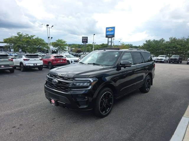 Used 2023 Black Ford Limited image 6
