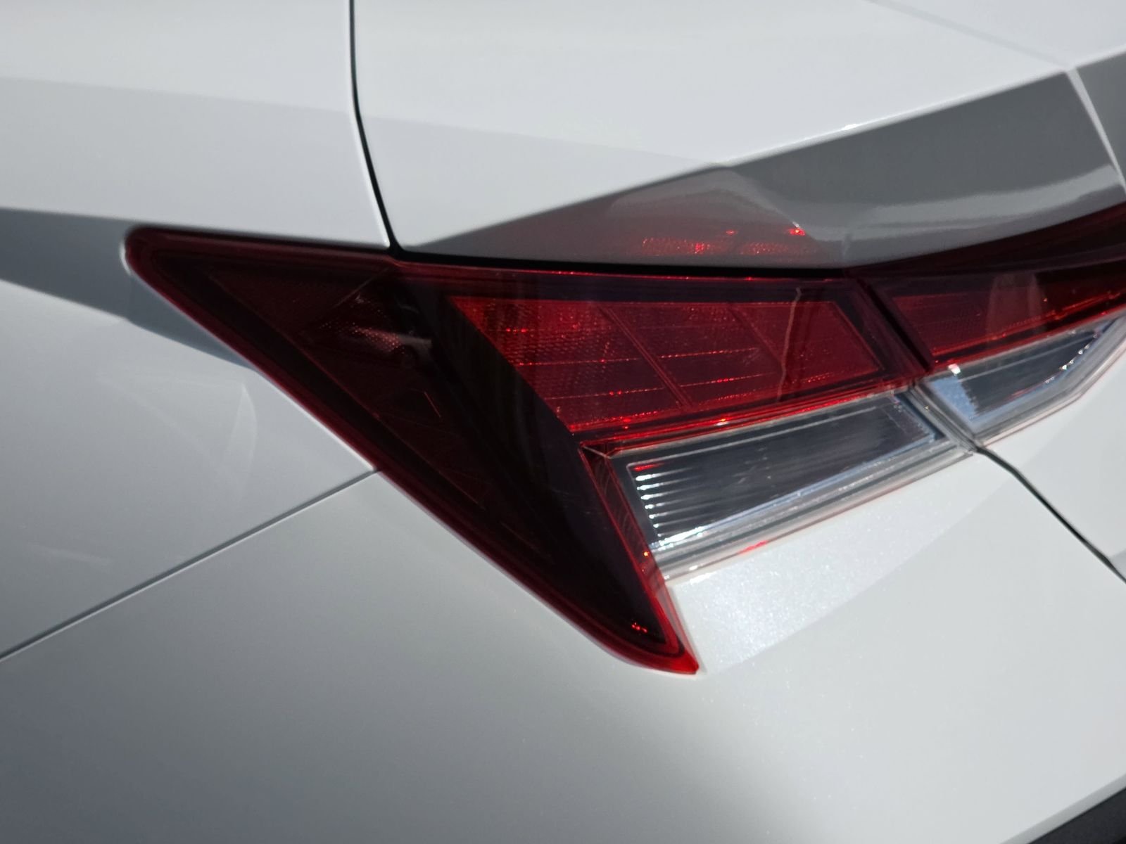 Used 2024 White Hyundai SEL image 33