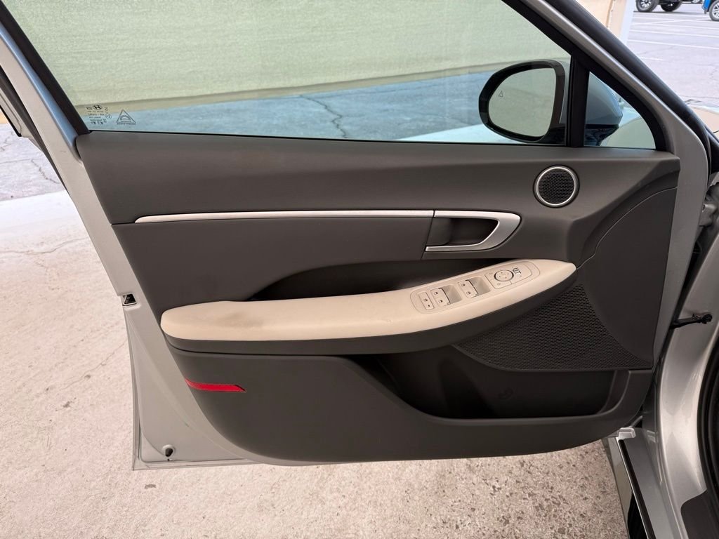 Used 2024 Silver Hyundai SEL image 28
