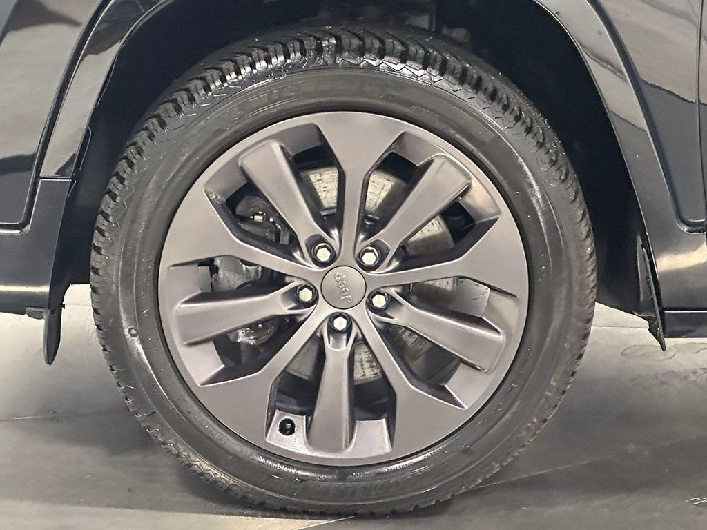 Used 2019  Jeep High Altitude image 17