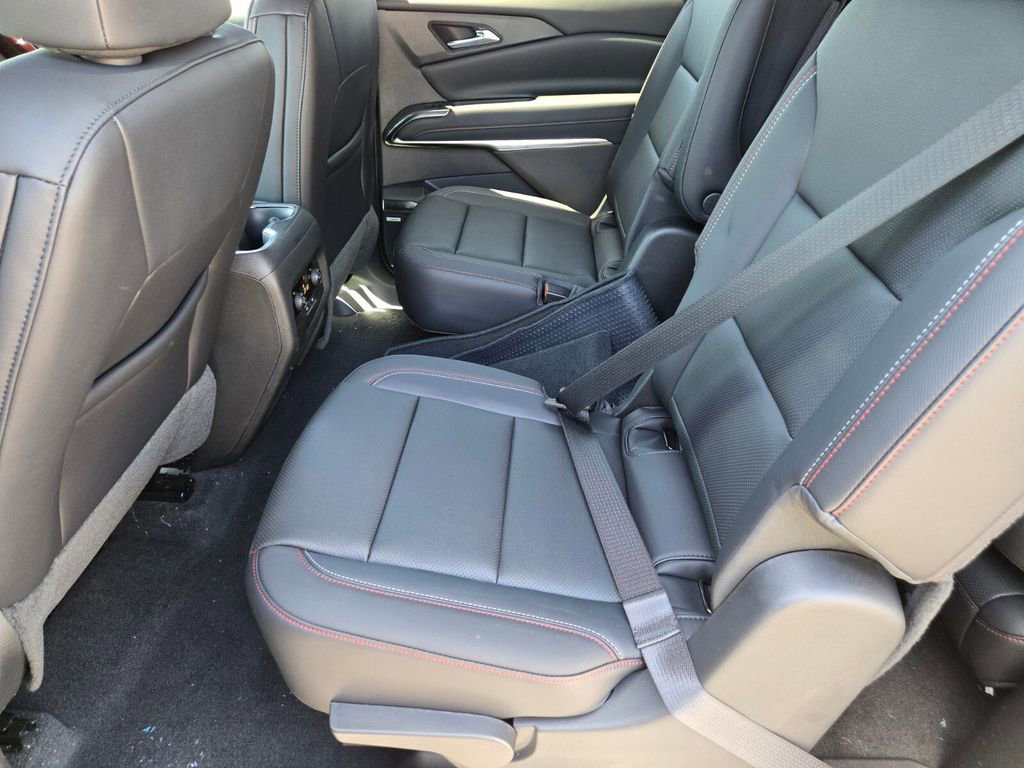 2026 Chevrolet Traverse Z71 - Photo 8