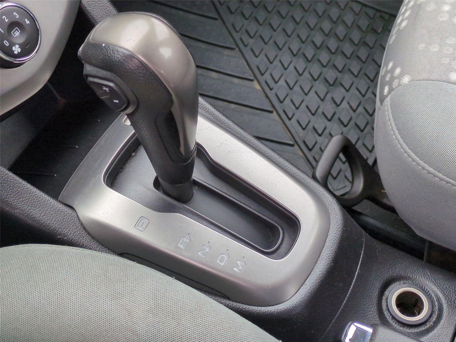Used 2016 Summit White Chevrolet LS image 25