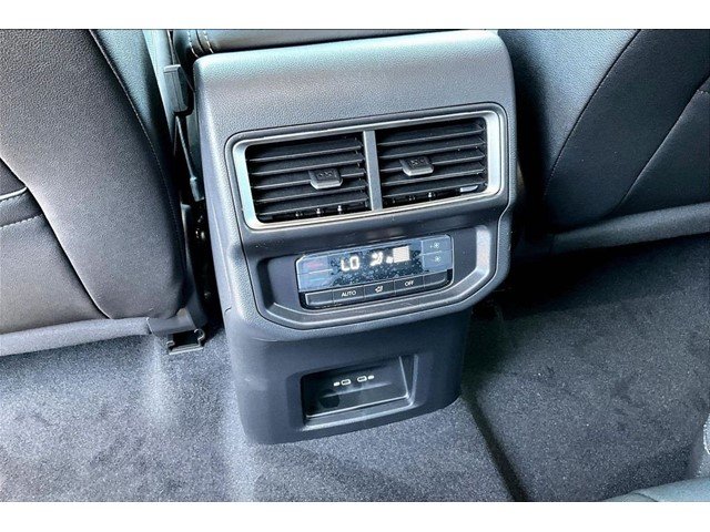 New 2026 Deep Black Pearl Volkswagen 2.0T SE image 9