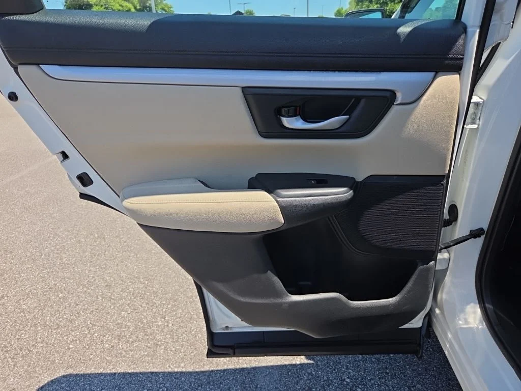 Used 2017  Honda LX image 10