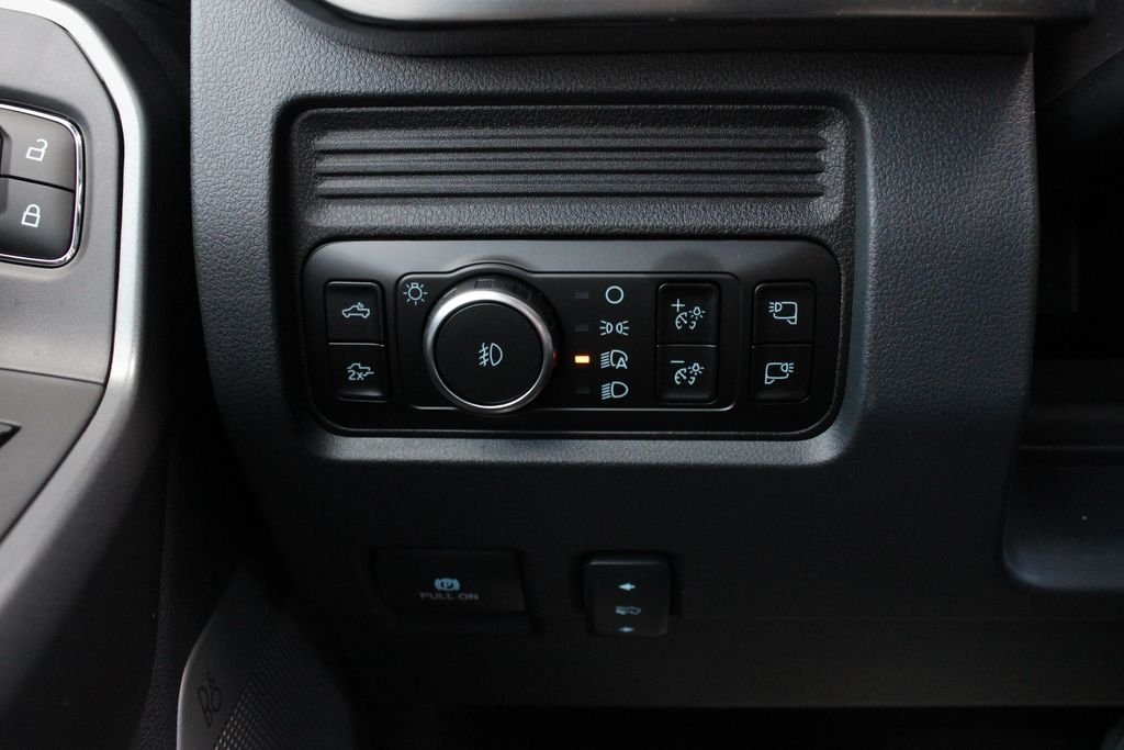 New 2026 Agate Black Metallic Ford Lariat image 9