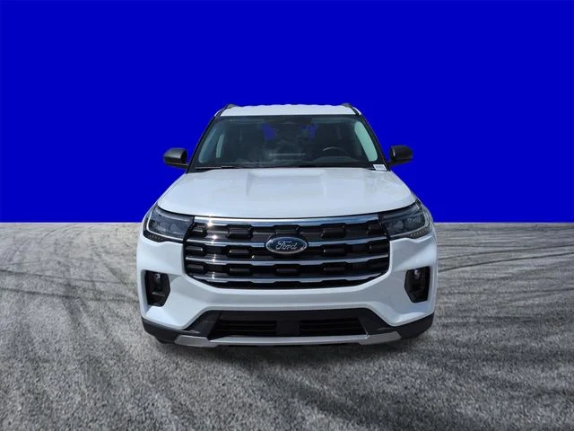 New 2026 Star White Metallic Tri-Coat Ford Active image 9